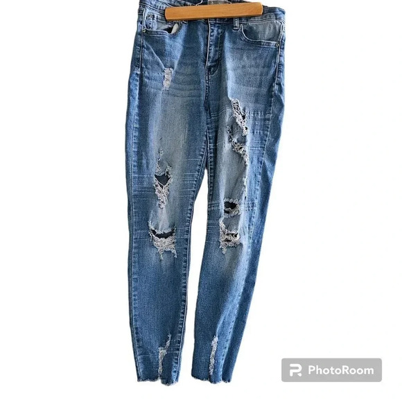Soundgirl Women's Juniors Size 9 Blue Skinny Cropped Distressed Stretch Jeans - Picture 1 of 11